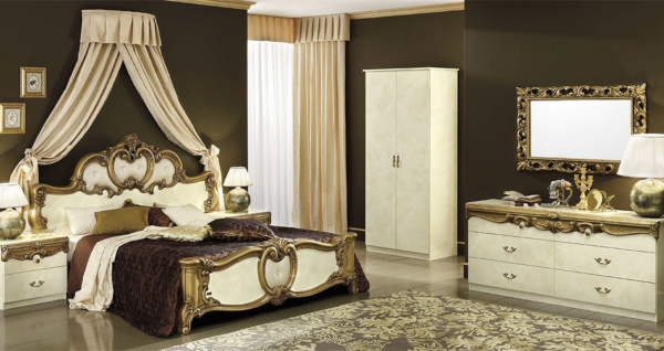 κλασσικό ιταλικό κρεβάτι με χρυσό