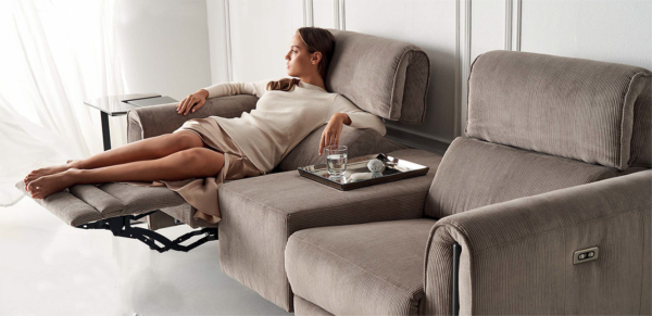 Καναπές με μηχανισμό relax