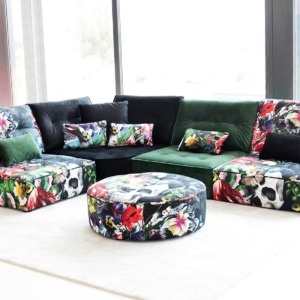 πράσινος καναπές σε κομμάτια